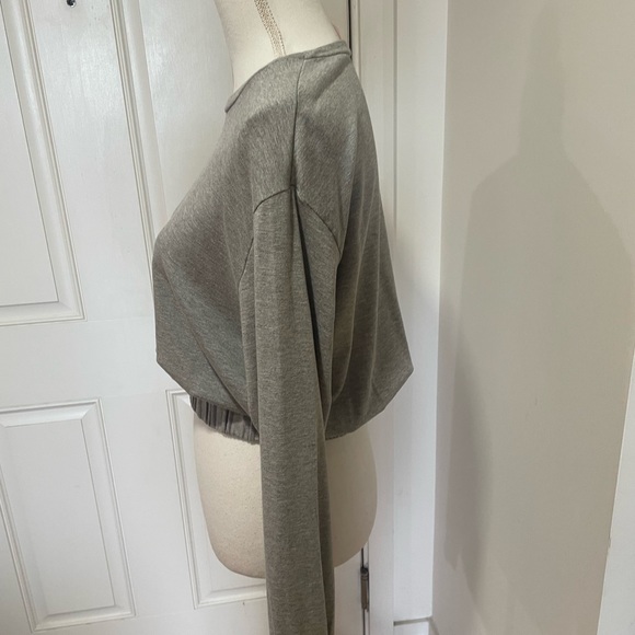 Commando Modern Lounge Crop - Picture 7 of 11